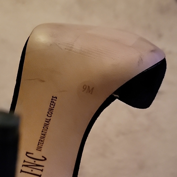 Elegant Black Women\'s Heels
